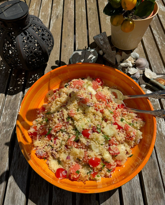 sommerlicher erfrischender Couscoussalat