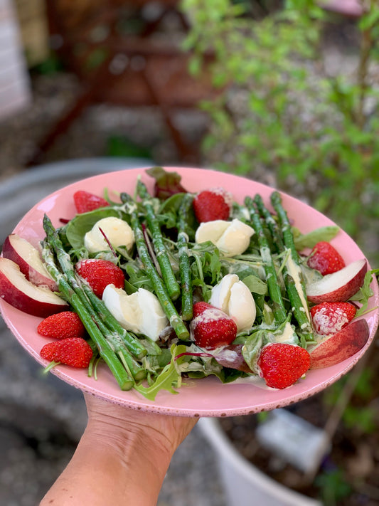 Salat mit Erdbeeren & grünem Spargel