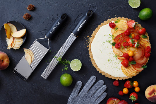 Microplane Gourmetreiben-Set mit Schutzhandschuh - 2 Reiben plus Handschuh Geschenkset