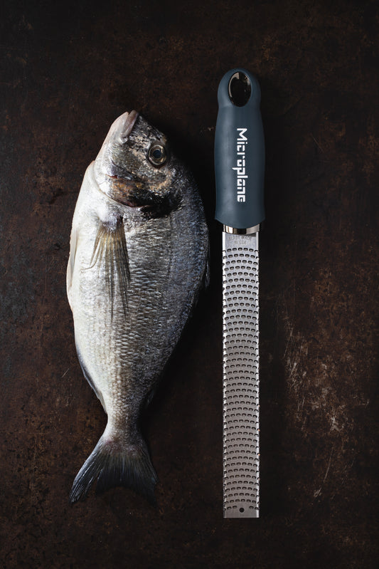 Microplane Premium Zester Reibe Anthrazit grau