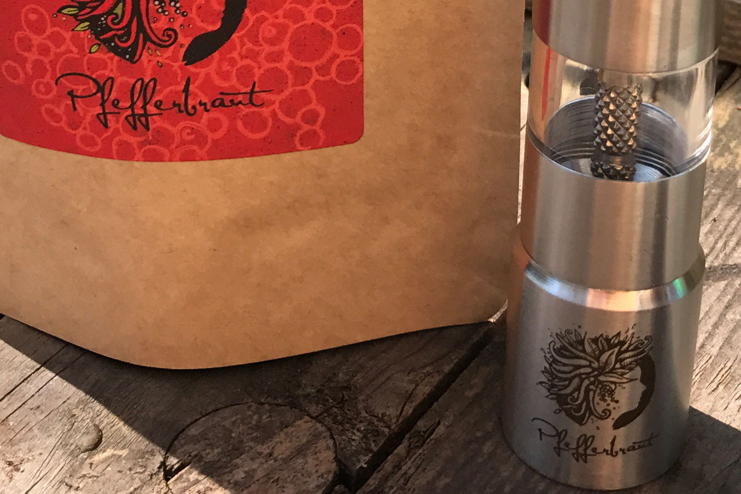 Mühlen-Set mit weißem Kampot Pfeffer