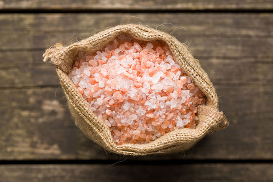 Bolivianisches Rosé-Salz für die Mühle
