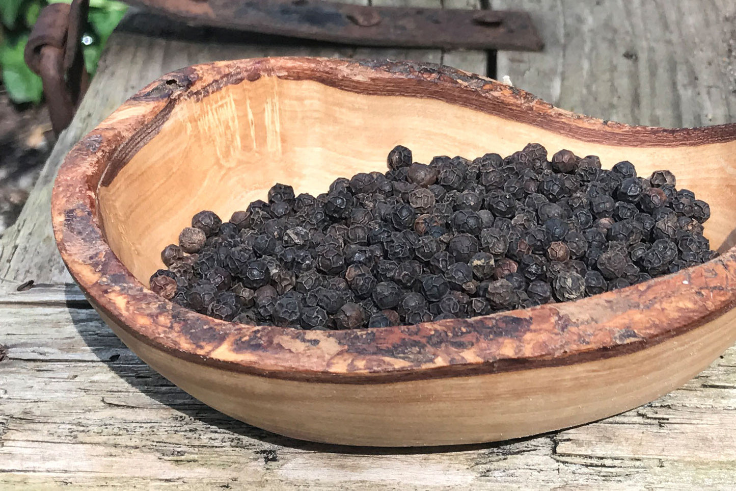 Geschenkset Mühle mit schwarzem Kampot Pfeffer und Sale vinum