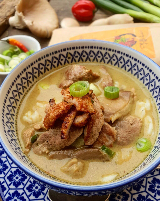 Curry mit Entenbrust und Austernpilzen, gepimpt mit kross angebratener Entenhaut