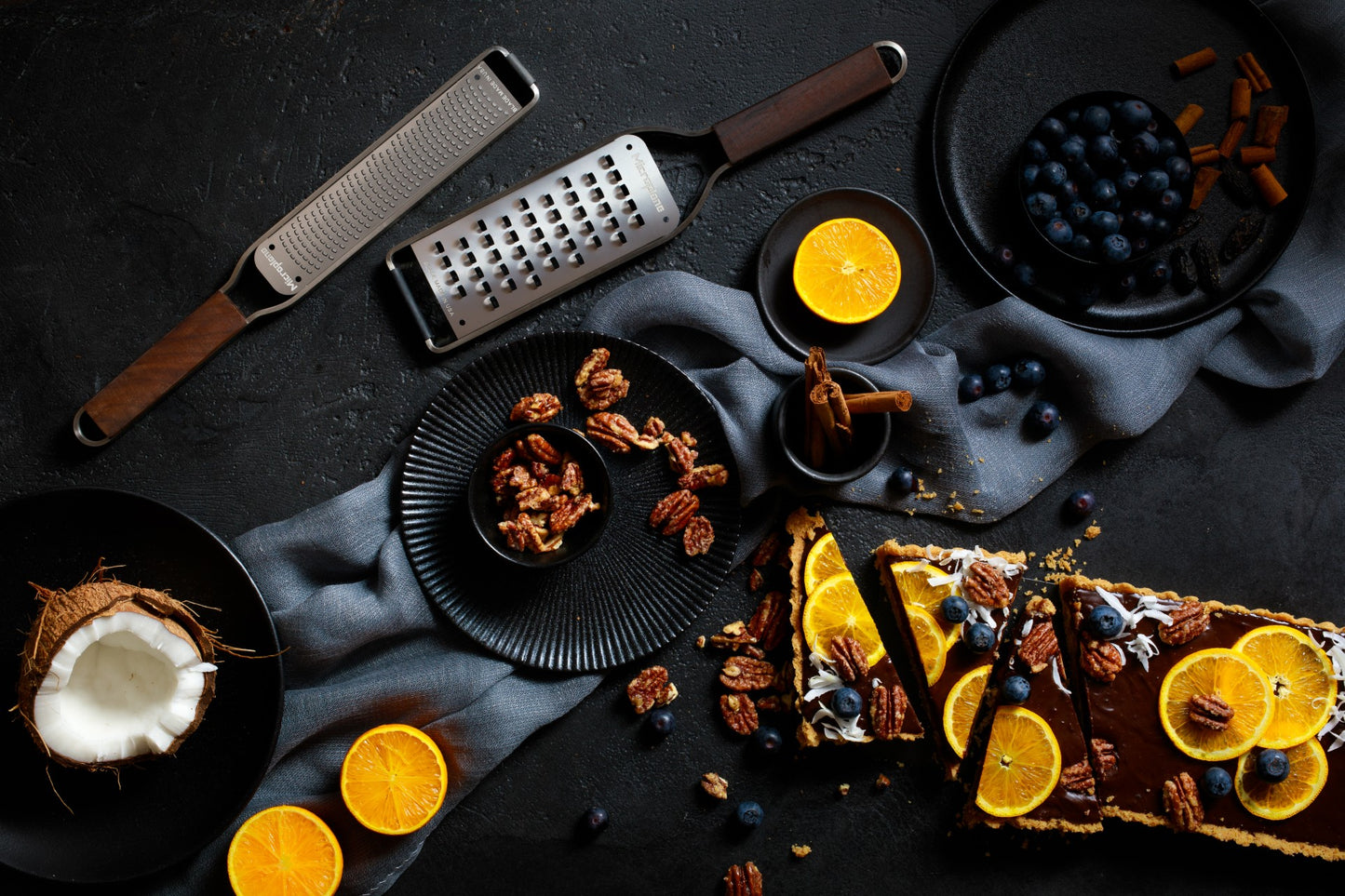 Microplane Master Zester + Master Sehr Grob - Geschenkset mit Walnussholzgriff